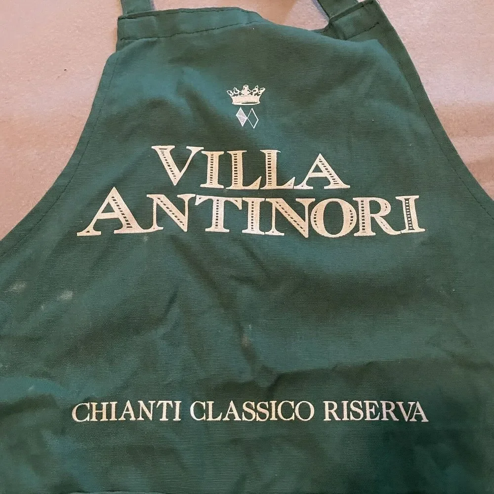 Villa Antinori‎ Apron Green Chanti Classico Risvera